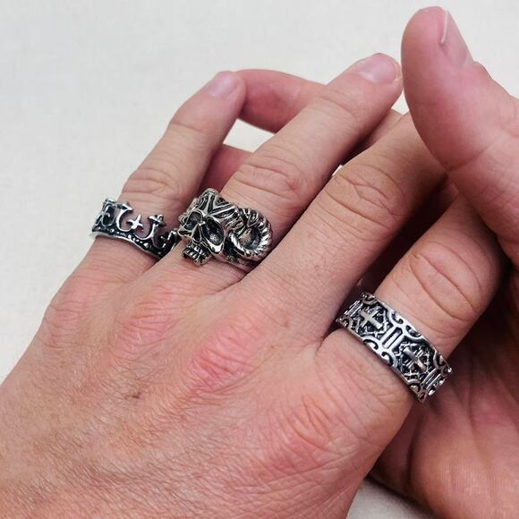 Y2K Grunge Silver Gothic Cross Ring – Size 10, Unisex, Brand New - Picture 4 of 7